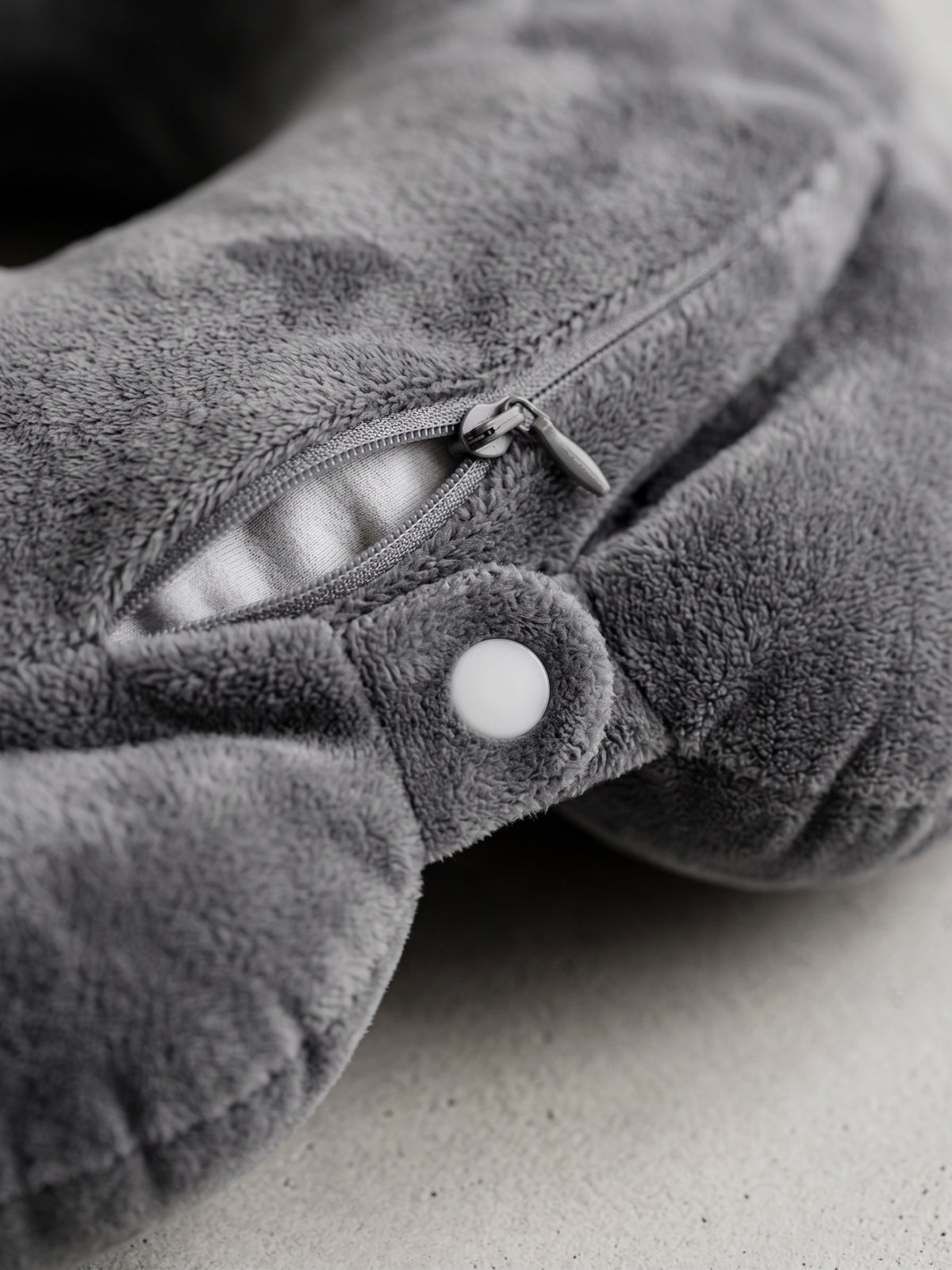 Ergonomic 360° Travel Neck Pillow – Ultra-Soft Micro-Plush Cervical Support Cushion for Flights, Road Trips & Office Naps